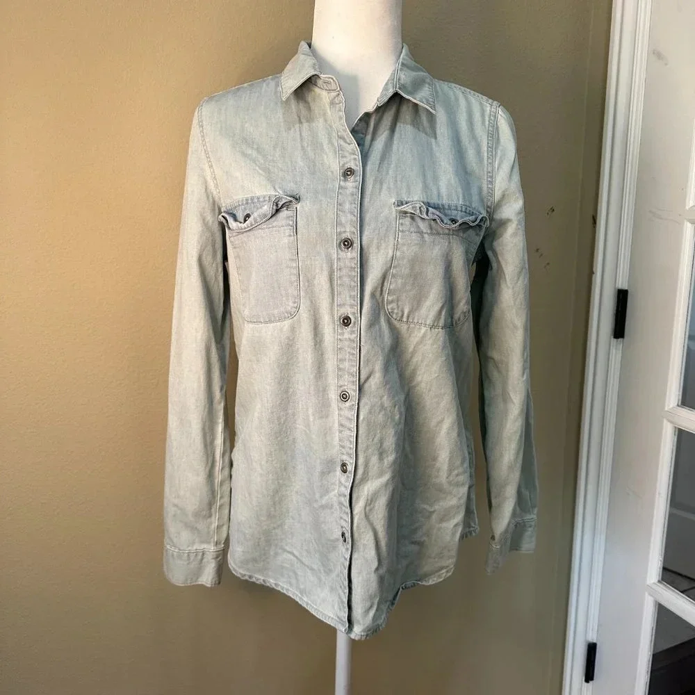 OLD NAVY Classic Chambray Light Denim Button Down Long Sleeve - size small - Picture 2 of 6